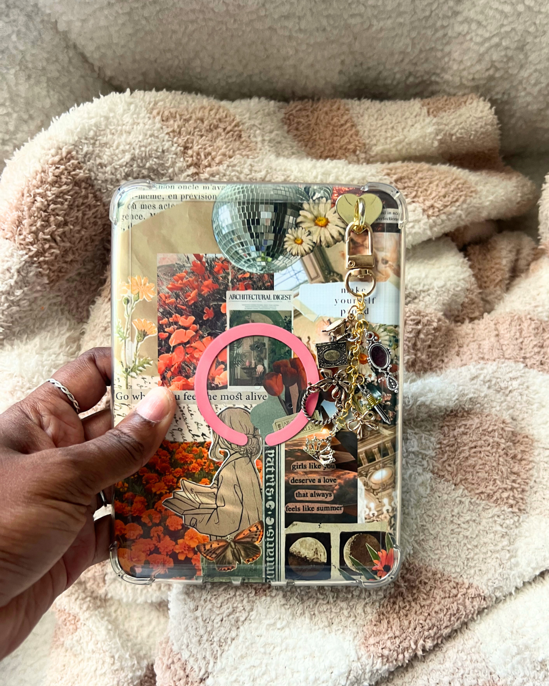 Royal Fantasy | E-Reader & Keychain Accessory 👑🪞