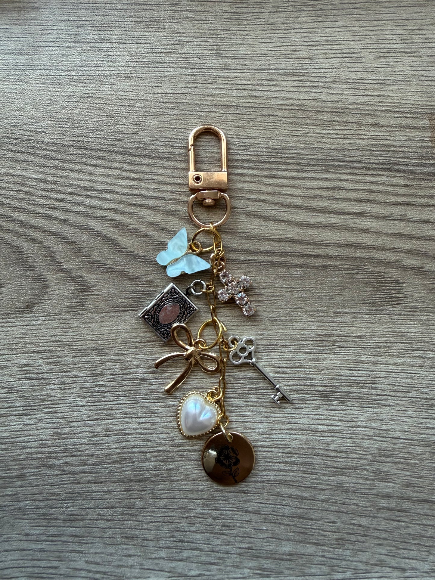 Royal Butterfly | E-Reader & Keychain Accessory 🦋🪞