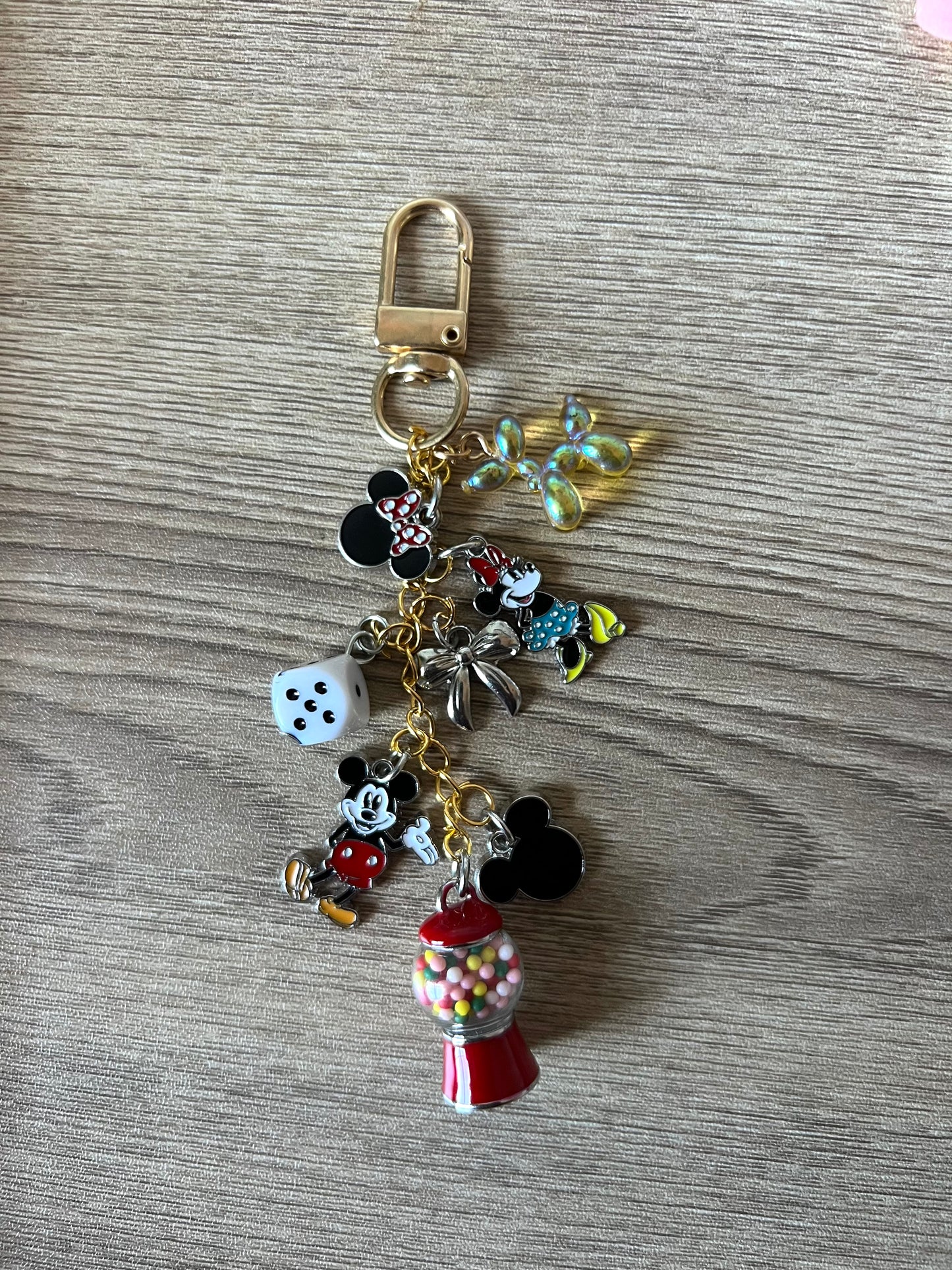 The Disney Magic Charm | E-Reader & Keychain Accessory 🏰 🪞