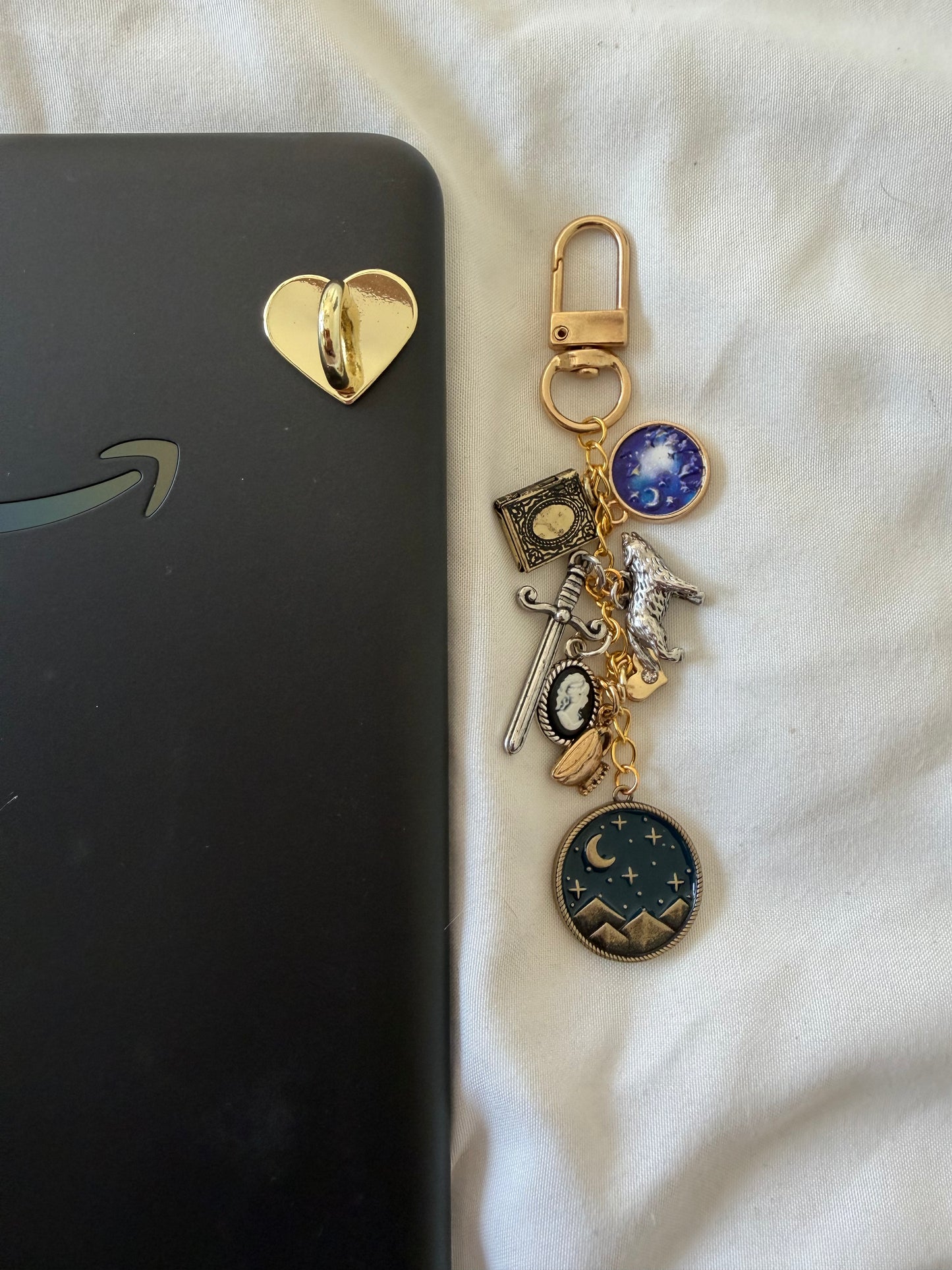 The Verlais Charm | E-Reader & Keychain Accessory 🫖 🌄🦇✨