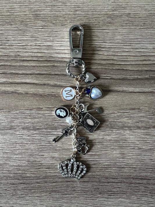 🪞 Silver Vintage Kindle Charm